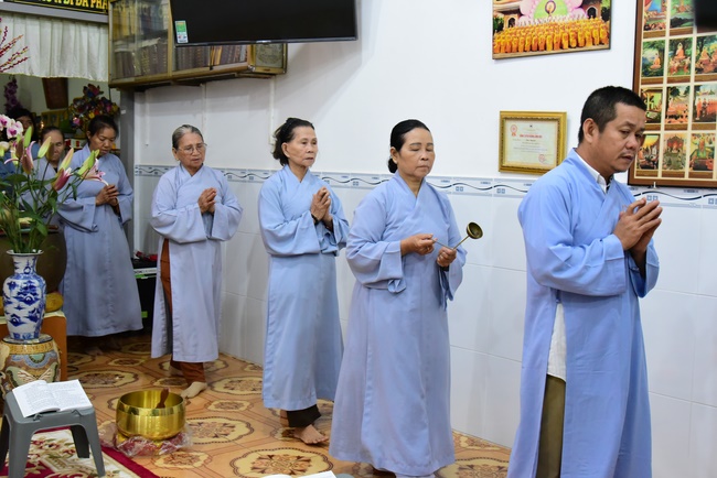 Tu niệm Phật một ngày Cần Thơ