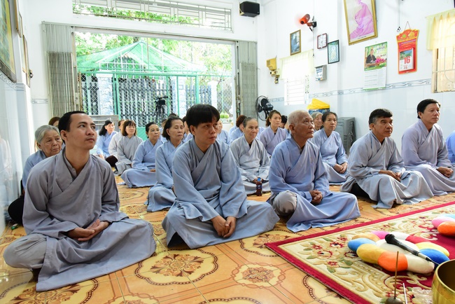 Tu niệm Phật một ngày Cần Thơ