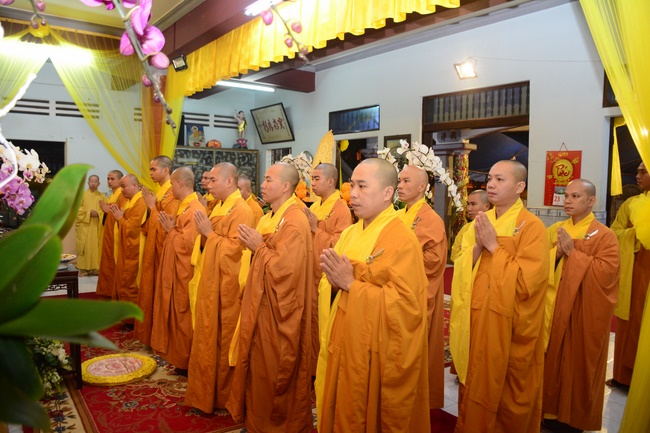 Ritual of visiting and offering homage to Chief  Most Venerable Thich Quang Do’s Body