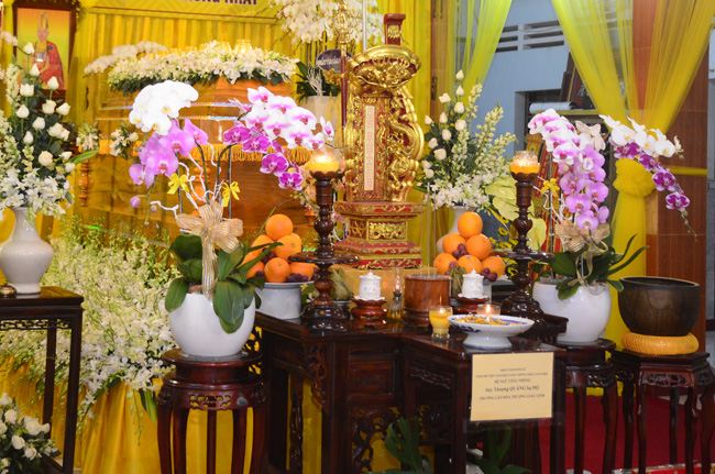 Ritual of visiting and offering homage to Chief  Most Venerable Thich Quang Do’s Body