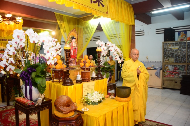 Ritual of visiting and offering homage to Chief  Most Venerable Thich Quang Do’s Body