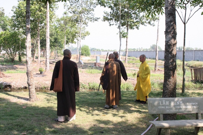 Visiting the branch of Hoang Phap Pagoda of the Director Board of Vietnam Buddhist Sangha in Cu Chi district.