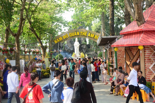 Preaching a dharma talk in early spring