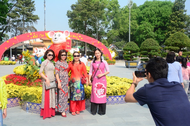 Preaching a dharma talk in early spring
