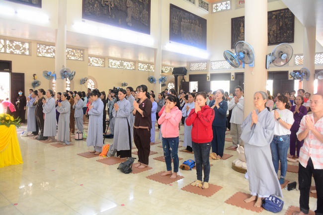 Preaching a dharma talk in early spring
