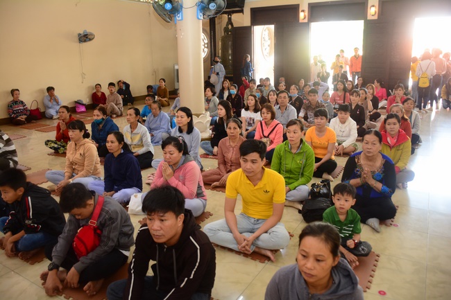 Preaching a dharma talk in early spring