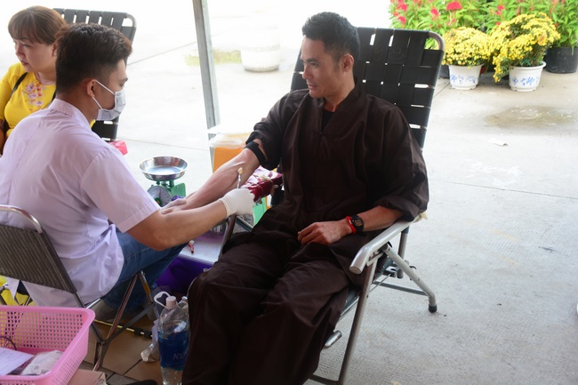 Humanitarian Blood Donation