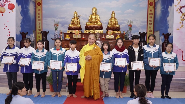 The Ceremony praying for peace  at Dong Cao Pagoda – Thanh Hoa.