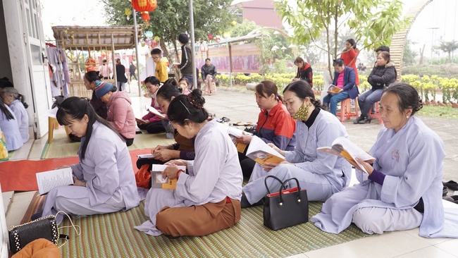 The Ceremony praying for peace  at Dong Cao Pagoda – Thanh Hoa.