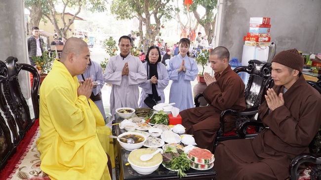 The Ceremony praying for peace  at Dong Cao Pagoda – Thanh Hoa.