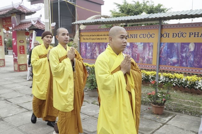 The Ceremony praying for peace  at Dong Cao Pagoda – Thanh Hoa.