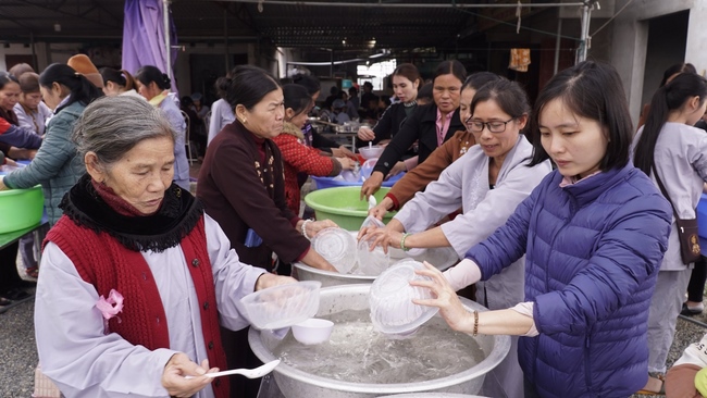 The Ceremony praying for peace  at Dong Cao Pagoda – Thanh Hoa.