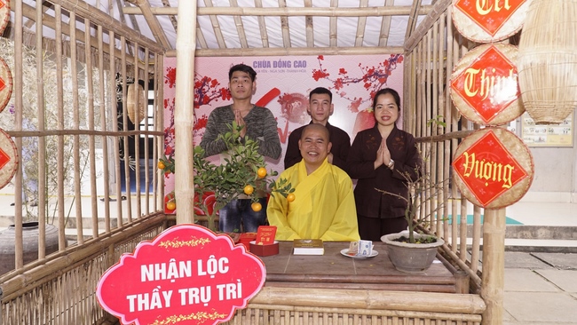 The Ceremony praying for peace  at Dong Cao Pagoda – Thanh Hoa.