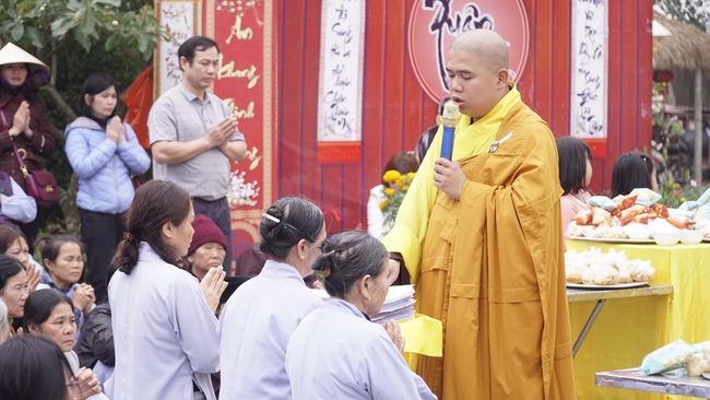 The Ceremony praying for peace  at Dong Cao Pagoda – Thanh Hoa.