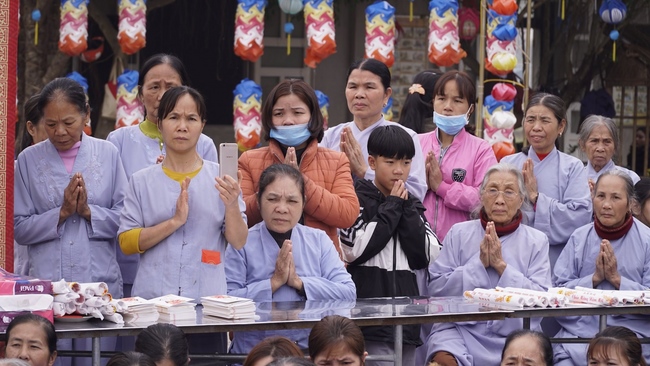 The Ceremony praying for peace  at Dong Cao Pagoda – Thanh Hoa.