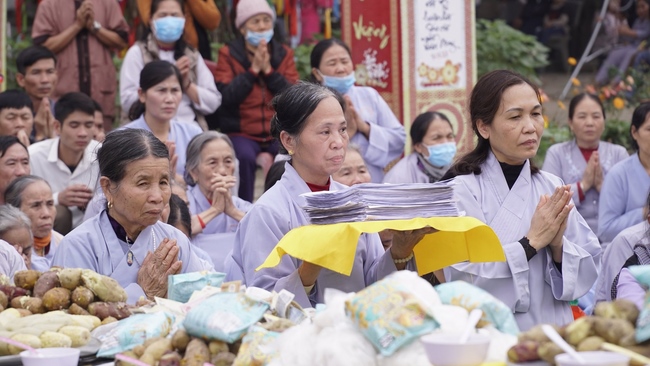 The Ceremony praying for peace  at Dong Cao Pagoda – Thanh Hoa.