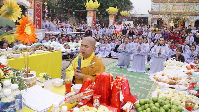 The Ceremony praying for peace  at Dong Cao Pagoda – Thanh Hoa.