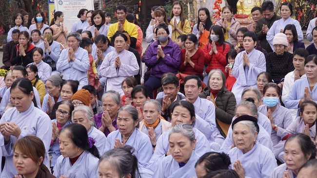 The Ceremony praying for peace  at Dong Cao Pagoda – Thanh Hoa.