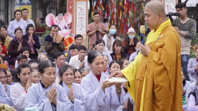 The Ceremony praying for peace  at Dong Cao Pagoda – Thanh Hoa.