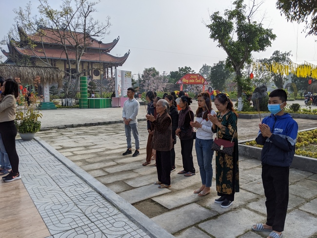 The Ceremony praying for peace at Giai Lam Pagoda - Hà Tĩnh