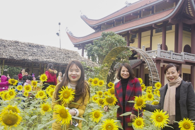 The Ceremony praying for peace at Giai Lam Pagoda - Hà Tĩnh