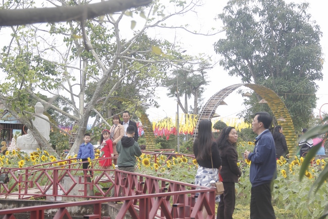 The Ceremony praying for peace at Giai Lam Pagoda - Hà Tĩnh