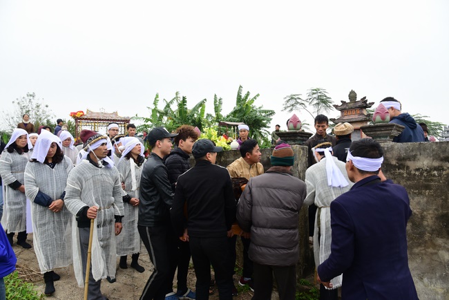 The ceremony praying for rebirth in Nam Dinh