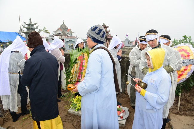 The ceremony praying for rebirth in Nam Dinh