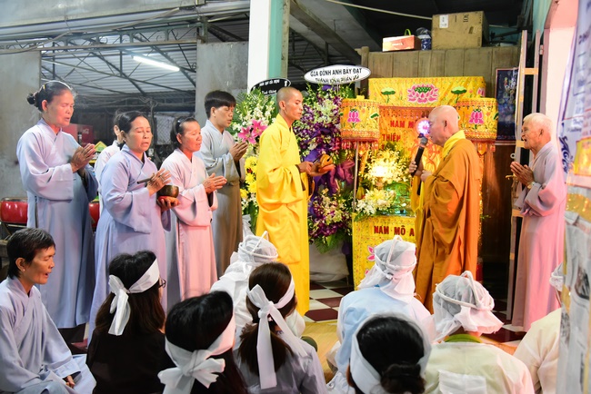 The  praying ceremony for rebirth in Hoc Mon, HCMC and releasing creatures in Ca Mau.