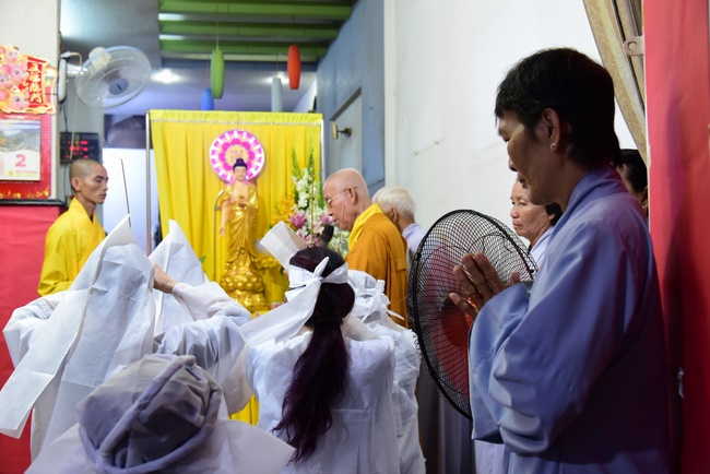 The  praying ceremony for rebirth in Hoc Mon, HCMC and releasing creatures in Ca Mau.