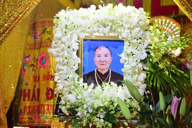 The  praying ceremony for rebirth in Hoc Mon, HCMC and releasing creatures in Ca Mau.