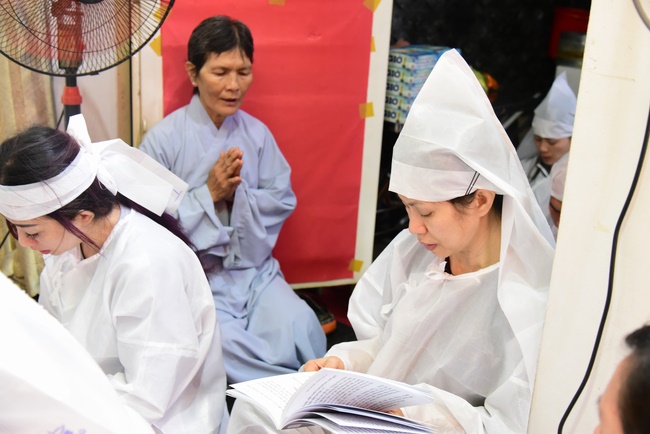 The  praying ceremony for rebirth in Hoc Mon, HCMC and releasing creatures in Ca Mau.