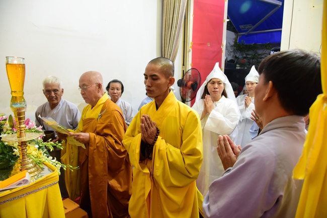 The  praying ceremony for rebirth in Hoc Mon, HCMC and releasing creatures in Ca Mau.