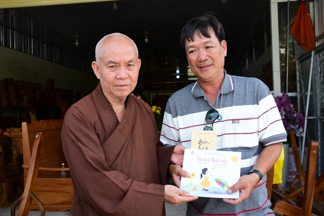 The  praying ceremony for rebirth in Hoc Mon, HCMC and releasing creatures in Ca Mau.