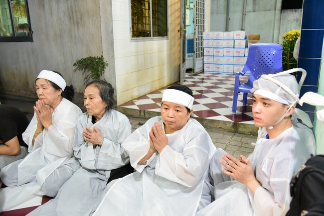 The  praying ceremony for rebirth in Hoc Mon, HCMC and releasing creatures in Ca Mau.
