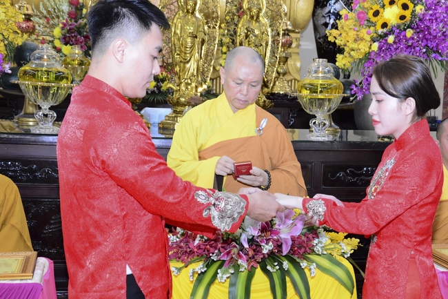 The Wedding Ceremony at the pagoda