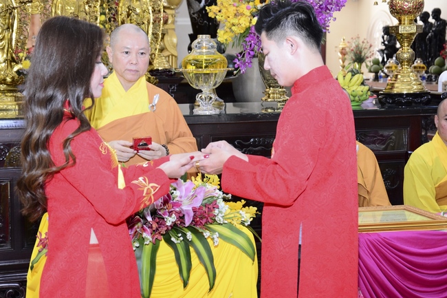 The Wedding Ceremony at the pagoda