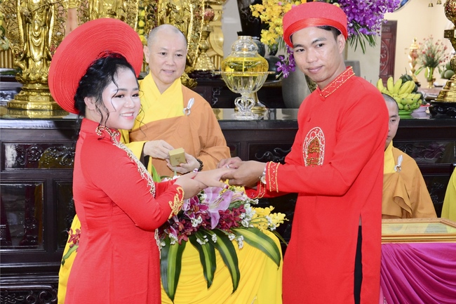 The Wedding Ceremony at the pagoda