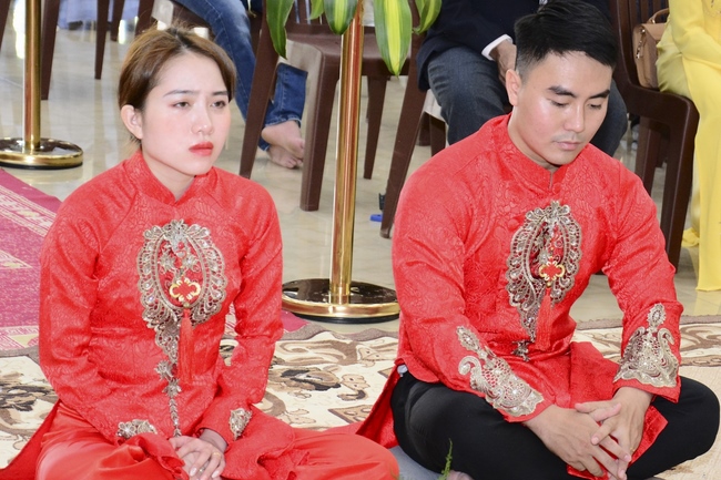 The Wedding Ceremony at the pagoda