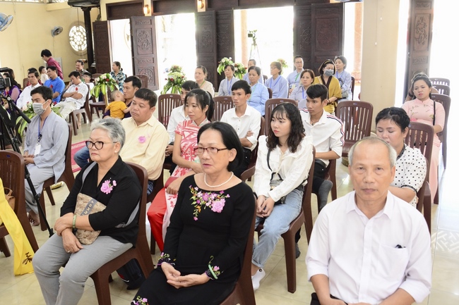 The Wedding Ceremony at the pagoda