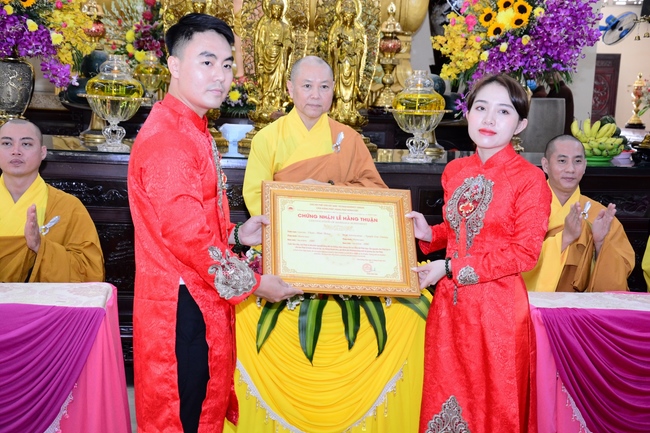 The Wedding Ceremony at the pagoda