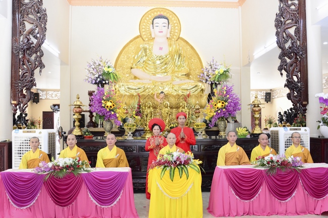 The Wedding Ceremony at the pagoda