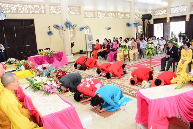 The Wedding Ceremony at the pagoda