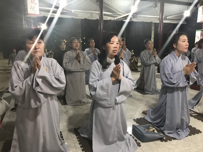 Prostrating five-hundred names Bodhisattva Avalokitesvara at the branch of Hoang Phap Pagoda, Cu Chi