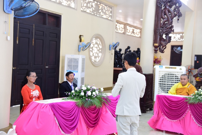 The Wedding Ceremony at the pagoda