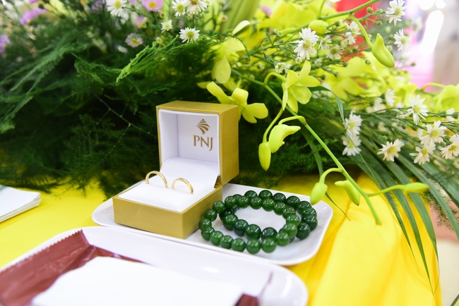 The Wedding Ceremony at the pagoda