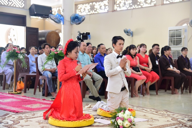 The Wedding Ceremony at the pagoda