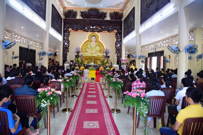 The Wedding Ceremony at the pagoda