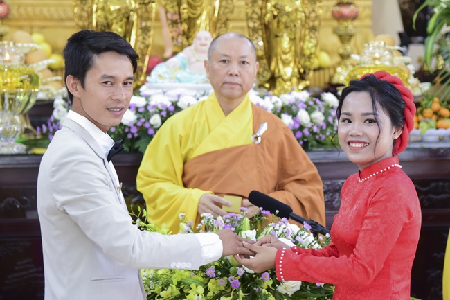 The Wedding Ceremony at the pagoda