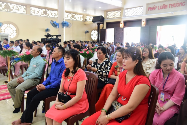 The Wedding Ceremony at the pagoda